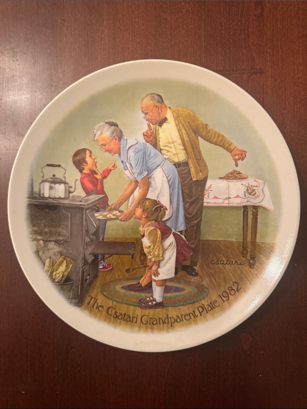 Knowles Grandparent Plate with Cream, Brown, Green Illustration